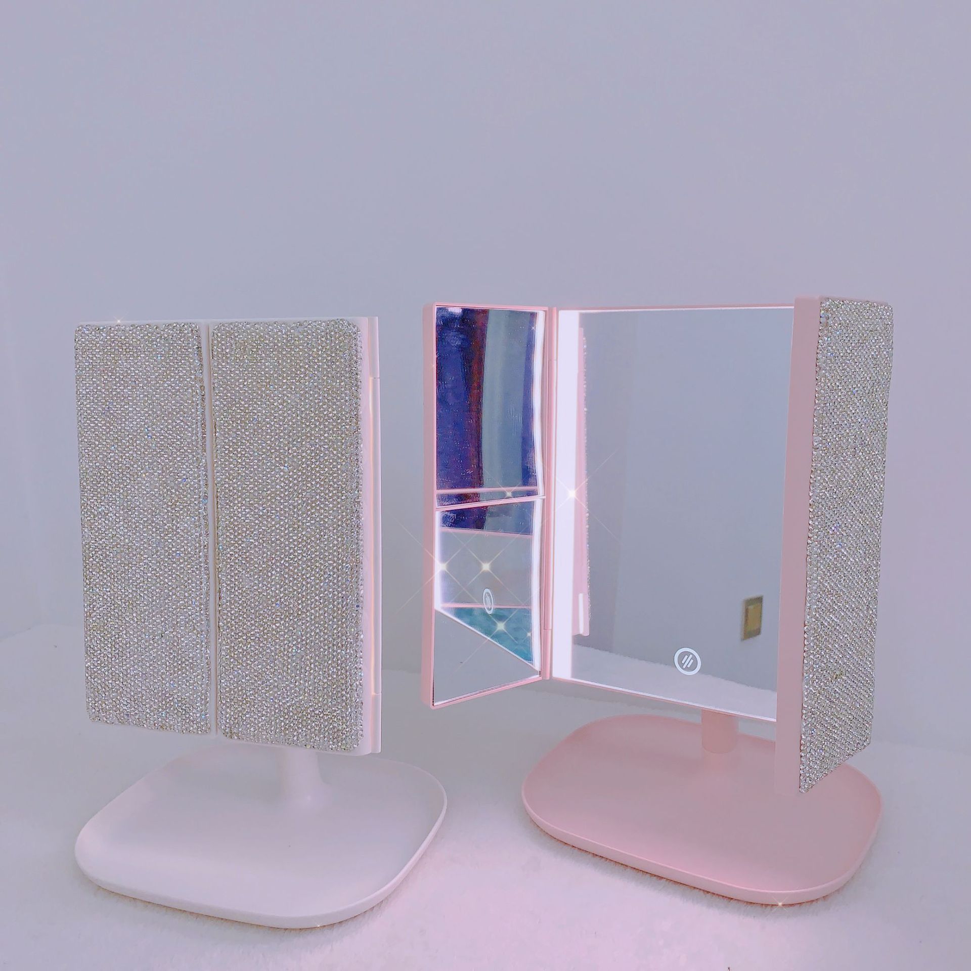 Trifold LED Makeup Mirror Beau - Beauty Forever Makeup 评论和价格